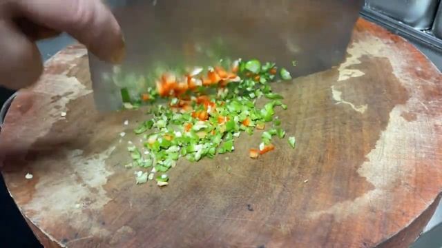 廚師長教你韭黃炒雞蛋的家常做法，步驟詳細，鮮香嫩滑下酒又下飯【留意美食】#炒雞蛋 #炒雞蛋料理 #炒雞蛋食譜 #炒雞蛋煮法 #炒雞蛋做法