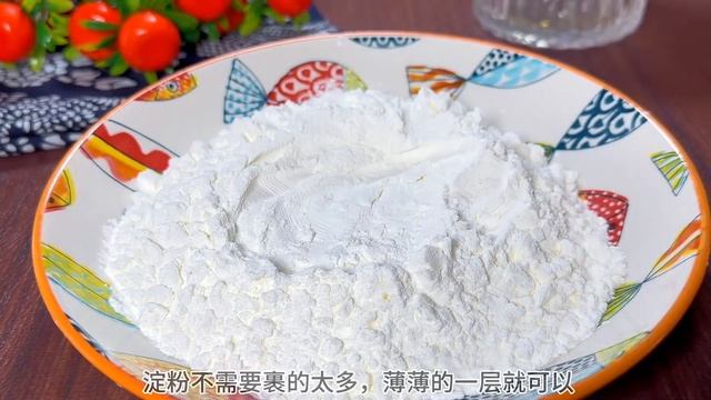 把土豆放入滚烫的油锅中，出锅就是经典年夜菜，过年全家人都爱吃 смотреть онлайн