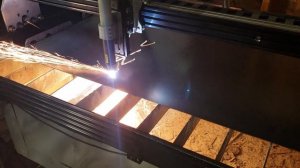 Home built cnc plasma table.  Built using openbuilds ox cnc router parts.  Everlast power plasma 60