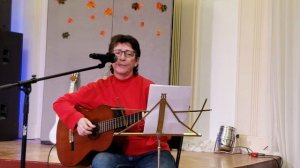 241110 песня Ночь напролёт целый вечер день Дождь всё идёт стучит по крышам тише Он не уйдёт кого-то