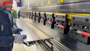 Листогибочный пресс CERTON в работе