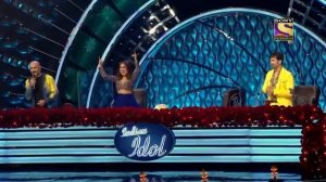 Rekha Ji ने मिलाया Harmonium के सुरों से सुर | Indian Idol Season | Bollywood Mix Performances