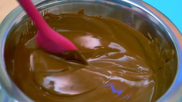 CHeMISTREATS! Make Chocolate Shapes with Candy Chemistry смотреть онлайн