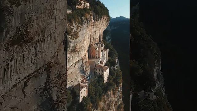 Madonna della Corona (Мадонна делла Корона)