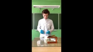 Взаимодействие дихромата калия с сульфитом натрия в кислой среде.