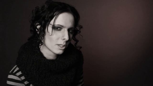 Стих "Разглядывая руины извне" смотреть онлайн