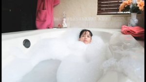 It's ME Time RELAXATION + Hot BUBBLE BATH! | Ester McGuire