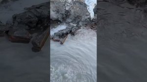 ГОРЯЧИЙ СЕРОВОДОРОДНЫЙ ЦЕЛЕБНЫЙ ИСТОЧНИК в ДАГЕСТАНЕ .