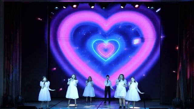 "STARKIDS" - "МАМА С ПАПОЙ СЛОВНО КРЫЛЬЯ" 2023г. смотреть онлайн