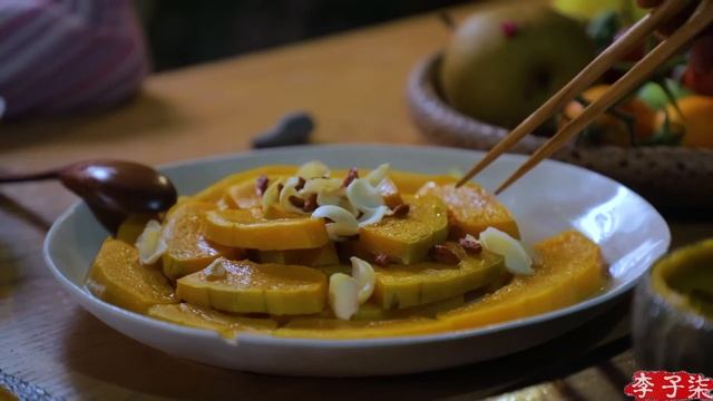 It's again that season when the fruit and vegetables 又到了瓜果蔬菜怎么吃都吃不完的季节，脑壳疼呐 | Liziqi Channel смотреть онлайн