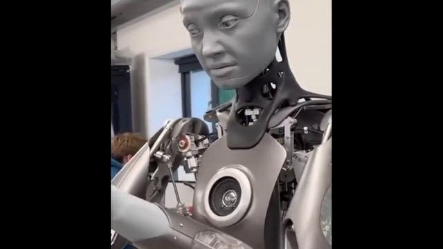робот человек