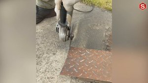 Как вставлять отрезной диск на болгарку