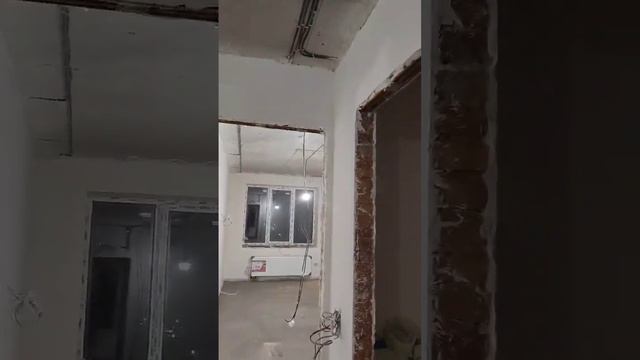 Заложили трассы под три кондиционера GREE. Провели опрессовку  трасс азотом. Протечек не обнаружено