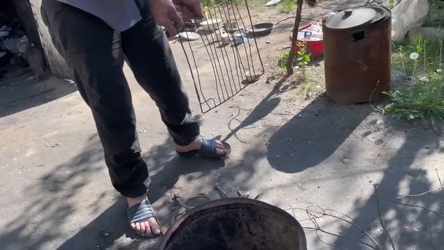 Люди леса, снесут ли лес и все постройки? Мусорщик.