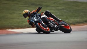 Встречайте KTM 990 DUKE R 2025