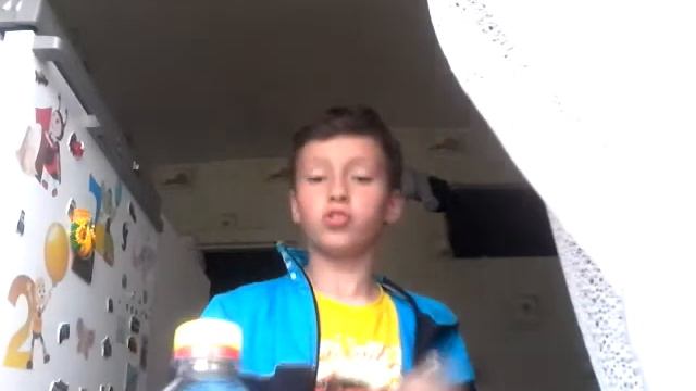Бутылка воды челлендж - BOTTLE FLIP CHALLEHGE- Danil смотреть онлайн
