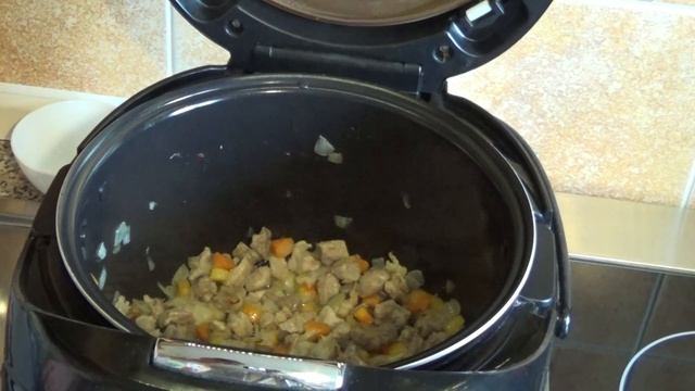 Свинина тушеная со сливками с луком морковью помидорами и овощами рецепт в мультиварке смотреть онлайн