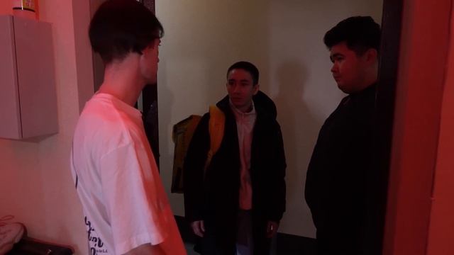 БОЙ С КУРЬЕРОМ/ПРИШЛИ ДОМОЙ смотреть онлайн