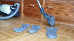 Vacuuming my new grey-yellow socks with the Miele S5 vacuum cleaner