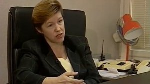 11 марта 1998 г. Жириновский оскорбил и облил водой депутатов от "Яблока" Голова и Мизулину.