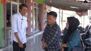 BOS KAYA RAYA NYAMAR JADI GEMBEL DIDEPAN RUMAHNYA SENDIRI, DEMI MENDAPATKAN WANITA YANG TULUS !!