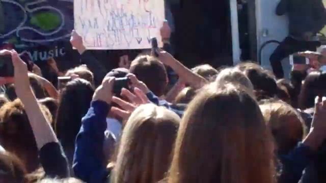 Karmin, Big time rush and Cody Simpson performing freecembre! смотреть онлайн