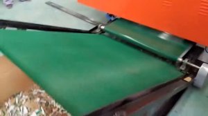 Узел вибрационного удаления облоя гофроупаковки