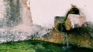 Звуки падающей воды
