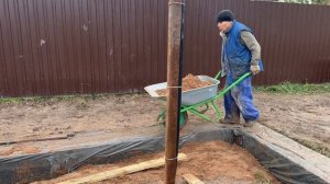 КАК СНЯТЬ ОПАЛУБКУ ЛЕНТОЧНОГО ФУНДАМЕНТА. Строю сам в первый раз!