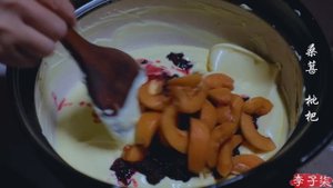 Cool and sweet berry ice cream凉冰冰甜丝丝的浆果蛋奶冰激淋,是夏天的味道!Ice cream made from sweet berries|Liziqi Channel