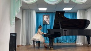Вараксина Аделина, 8 лет. Ф. Лист "Юношеский этюд №4 ре минор".