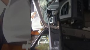 Рено Меган 3. вода в салоні. чистим дренажну систему. від люка теж.