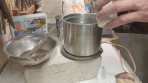 Едкий натр своими руками.