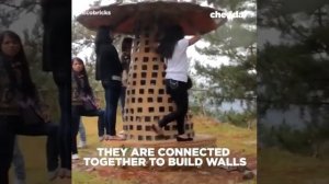 Дом из старых пластиковых бутылок.