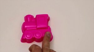 Учим цвета на английском языке для маленьких детей кинетический песок формочки для песка грузовик п