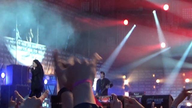 Кукрыниксы - Обнимай (live Нашествие 2016. 08.07.16) смотреть онлайн