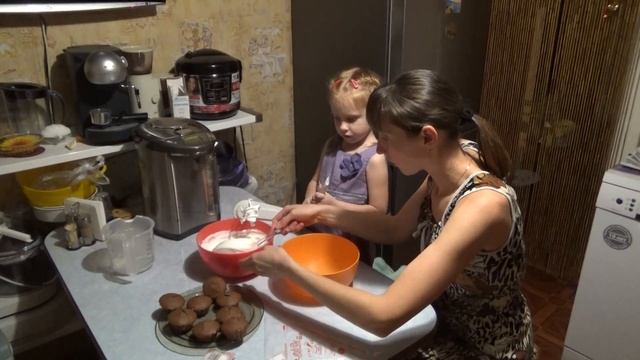 Крем для торта из сливок Как сделать сливочный крем из взбитых сливок рецепт для украшения смотреть онлайн