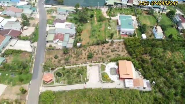 cân bán sơn trang tại Bảo lộc, chỉ cách QL 20 100m, cách bảo lộc 7km ,mặt tiền đường phạm hồng Thái смотреть онлайн