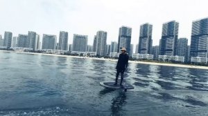 Электро фойлы порят над водой