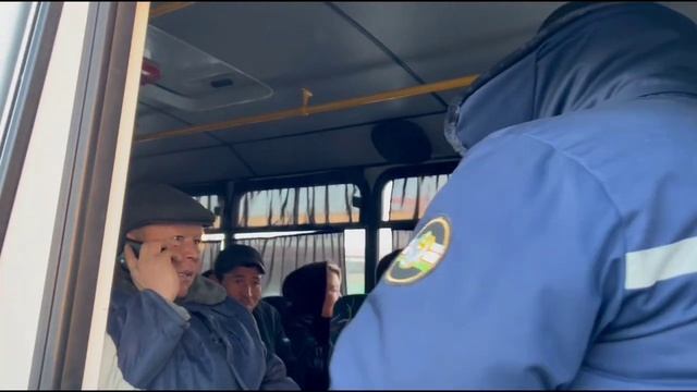 Ажинияз Қарақалпақ дәриханасы ҳалыққа бийпул 10автобус қойды, базар стоянкада ыссы шай тарқатып аты