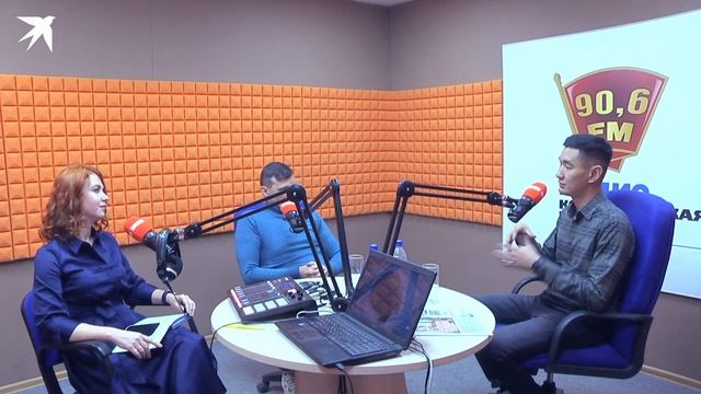 Трансляция из студии Радио КП. "Точка Опоры". смотреть онлайн