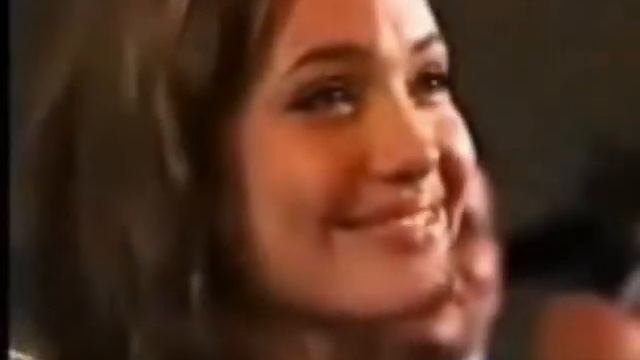 Angelina Jolie - Out of My League смотреть онлайн