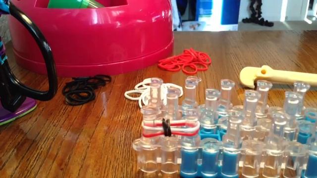 How To Make A Fishtail Bracelet On The Rainbow Loom смотреть онлайн