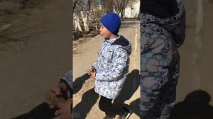 дети ругаются  в школе