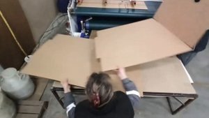 Фальцевально-склеечная линия PGM-2000. Склейка крупногабаритной гофротары из двух частей.