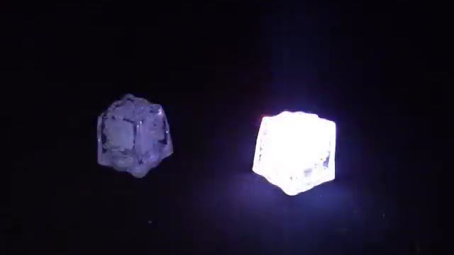 Lite Cube LED Lighted Ice Cubes From Lighted Universe смотреть онлайн