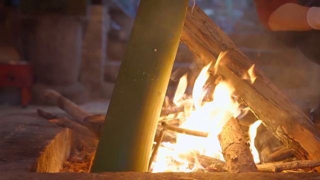 New Year's Eve Dinner - From 2,000 km Away: Enjoying Seafood in Yunnan's Mountains【滇西小哥】 смотреть онлайн