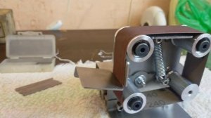Мини гриндер для заточки ножей оверлока.