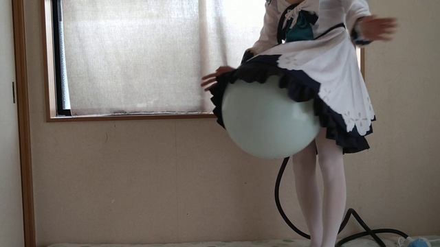 バーバラちゃんのスカートの中で風船が…？！ Balloon pop in Babara's skirt🎈 смотреть онлайн