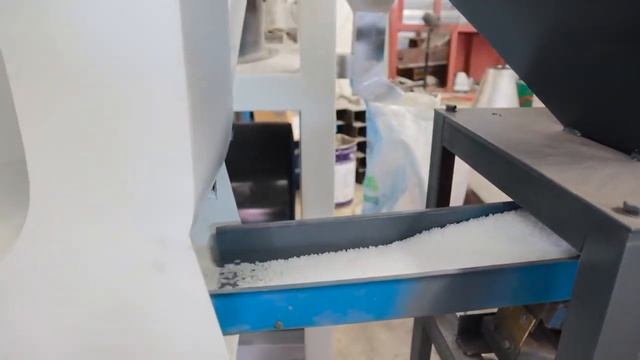 LLDPE LDPE PE HDPE granule pulverizer machine for Rotomolding equipment